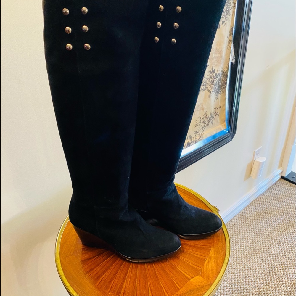 STUART WEITZMAN PLATFORM BLACK SUEDE BOOTS